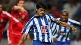 Lucho González marcou de penalty o golo do FC Porto