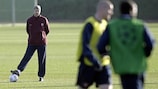 Wenger presides over training