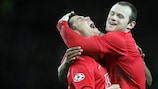 Cristiano Ronaldo y Wayne Rooney celebran el gol del triunfo
