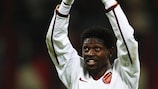 Emmanuel Adebayor (Arsenal) feiert den Sieg über Titelverteidiger Milan
