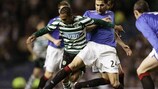 Sporting's Liedson (left) tussles with Carlos Cuéllar