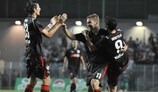 Mario Gómez, Thomas Hitzlsperger und Ciprian Marica feiern ein Tor gegen Gőri ETO FC