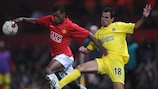 Villarreal's Ángel López (right) in action against Nani on Matchday 1