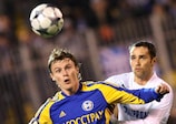 Roman Shirokov (FC Zenit St. Petersburg) y Vitaly Rodionov (FC BATE)