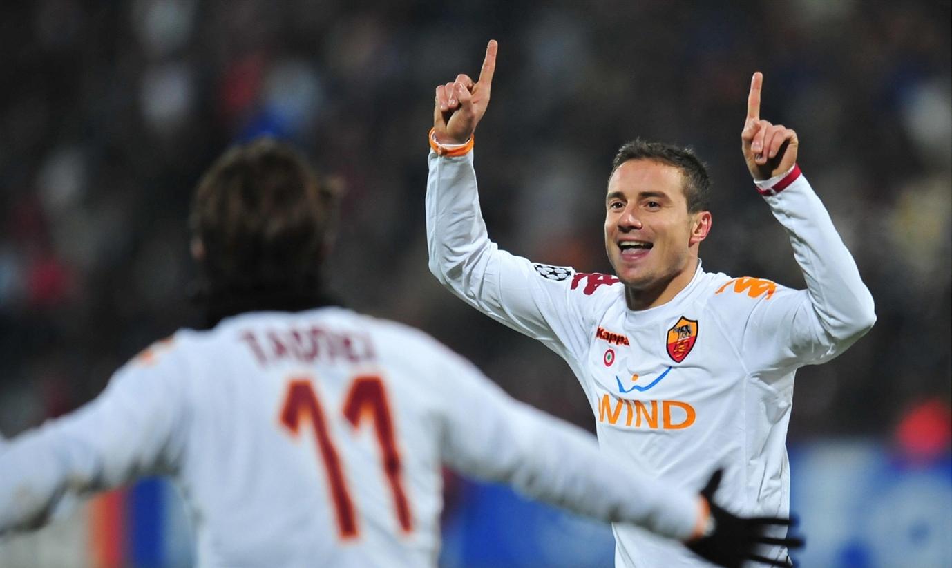 Brighi double puts Roma in command | UEFA Champions League | UEFA.com