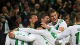 Os jogadores do Werder Bremen festejam o triunfo sobre o Inter e a continuidade nas competições europeias
