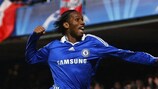 Didier Drogba festeja depois de marcar o único golo da partida em Stamford Bridge