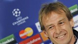 Юрген Клинсманн надеется, что "Бавария" покажет в матче с "Барселоной" захватывающий футбол