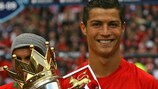 Cristiano Ronaldo celebra con el United la Premier League de 2009