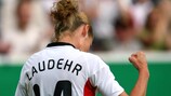 Simone Laudehr recuperou de lesão e pode estrear-se pela Alemanha