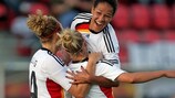 Célia Okoyino da Mbabi mostra a sua alegria após o terceiro golo da Alemanha frente à Noruega