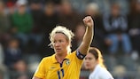 Victoria Sandell Svensson festeja o seu segundo golo na prova, e que valeu o empate frente à Inglaterra, esta segunda-feira