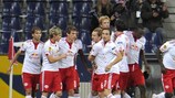 Os jogadores do Salzburgo comemoram o golo de Marc Janko