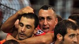 Les joueurs d'Olympiakos célèbrent leur second but contre le Standard