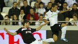 Jordi Alba tries to escape from Slavia's Ondřej Čelůstka