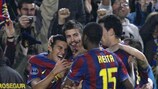O Barcelona festeja o golo de Pedro Rodríguez