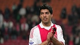 Un gran Suárez clasifica al Ajax