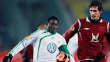Obafemi Martins (VfL Wolfsburg) et César Navas (FC Rubin Kazan)