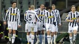 A Juventus festeja o golo de David Trézéguet na primeira mão