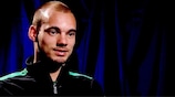 Sneijder has scent of glory