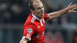 Ribéry fliegt, Robben trifft und Bayern siegt
