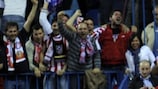 Forlán pounces to hand Atlético the edge