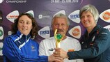 FYROM coach Dobrislav Dimovski flanked by the Netherlands' Hesterine de Reus (right) and France's Lydie Charrier