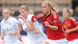 Samantha Chappell (left) vies with Germany goalscorer Turid Knaak