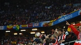 Aficionados del Atlético de Madrid en el Hamburg Arena