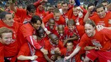 Los jugadores del Twente celebrando el título de liga