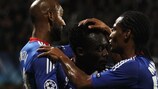 Michael Essien, Nicolas Anelka e Florent Malouda festejam um dos golos do Chelsea