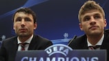 Mark van Bommel y Thomas Müller (FC Bayern München)