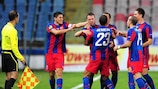 Los jugadores del Steaua celebran uno de los tantos