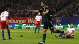 Edin Džeko festeja um dos dez golos apontados em 17 jogos da presente edição da Bundesliga