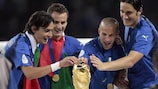 Os jogadores italianos festejam a vitória sobre a França na final do Mundial de 2006