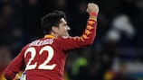 Marco Borriello celebra su gol para la Roma