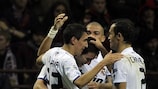 Os jogadores do Real Madrid comemoram o golo de Gonzalo Higuaín