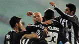 Beşiktaş JK celebrate a Filip Hološko goal