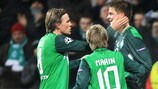 O Bremen festeja o golo inaugural de Sebastian Prödl, de cabeça, frente ao Inter