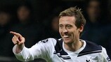 Crouch scores as Spurs sink Milan