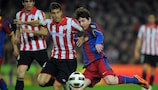 Ekizia (Athletic Club) en duel avec Lionel Messi (FC Barcelona)