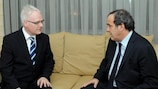 Michel Platini, con el presidente de Croacia Ivo Josipović
