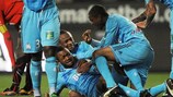 Os jogadores do Marselha comemoram o segundo golo em Rennes