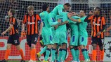 Messi festeja com os colegas após apontar o único golo da partida