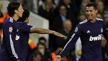 Mesut Özil und Marcelo gratulieren Cristiano Ronaldo zum Siegtreffer bei den Spurs