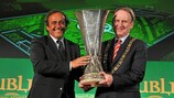 Dublín recibe el trofeo de la UEFA Europa League