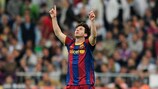 Lionel Messi apontou sábado, frente ao Real Madrid, o seu 30º golo da época na Liga Espanhola