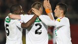 Rio Mavuba, Mathieu Debuchy e Eden Hazard festejam o apuramento do Lille para a final