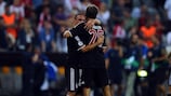 Franck Ribéry y Thomas Müller celebra la victoria del Bayern en el choque de ida