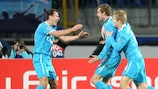 Konstantin Zyryanov, Nicolas Lombaerts y Tomáš Hubočan celebran el gol del Zenit marcado por el defensa belga